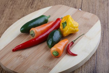 Taze olgun biber karışımı