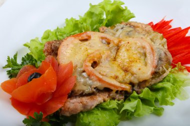 Tavuk mantar ve peynir ile