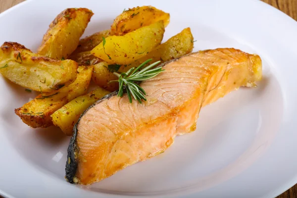 stock image Baked salmon with potato