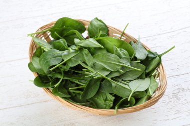 taze ıspanak yaprakları