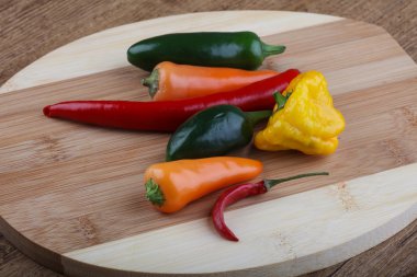 Taze olgun biber karışımı