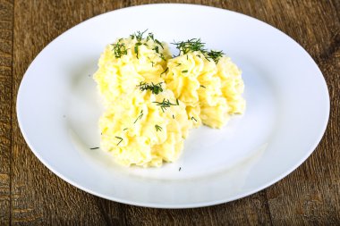 Dereotu ile püre patates 