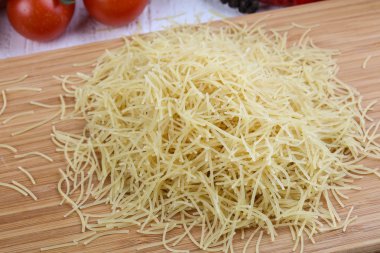 Kuru erişte makarna