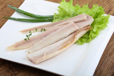 Füme yılan balığı fileto