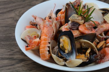 Kokteyl lezzetli deniz ürünleri