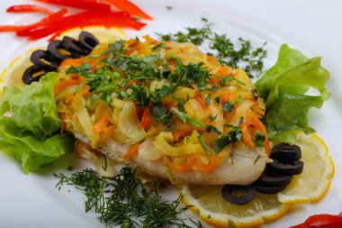 Sebzeli fırında tilapia