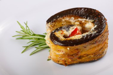 Lezzetli doldurulmuş patlıcan