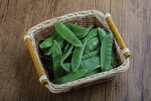 Gröna ärtor pods — Stockfoto