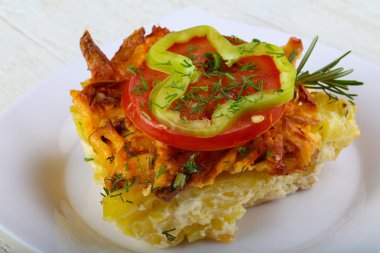 Tavuk pasta Domates ile