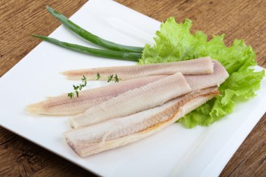 Füme yılan balığı fileto