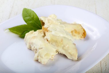 Krema soslu fırında levrek