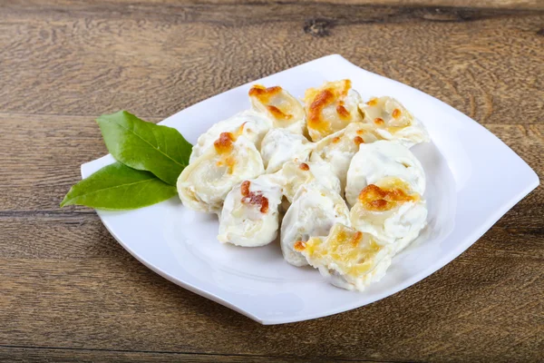 Fried Russian dumplings — Stock Photo, Image