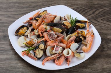 Kokteyl lezzetli deniz ürünleri