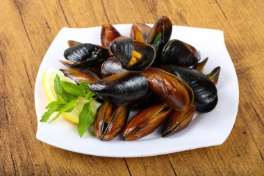 Lezzetli haşlanmış midye