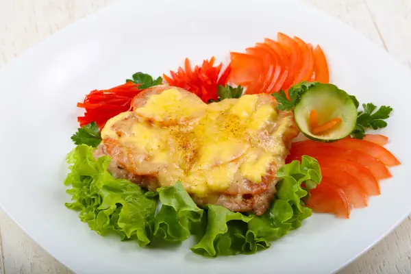 Bistecca di maiale con pomodoro — Foto Stock