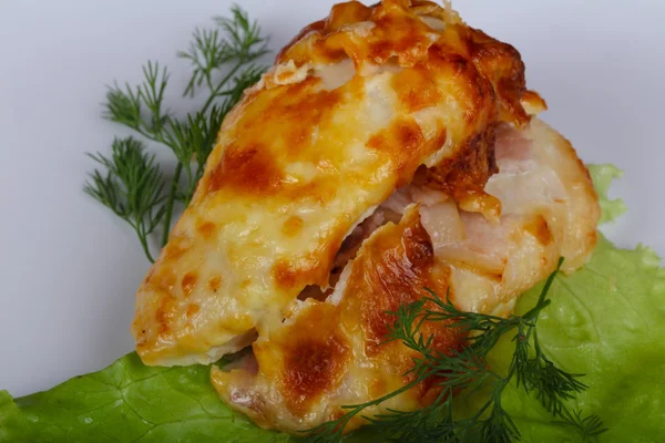 Pechuga de pollo al horno con queso — Foto de Stock