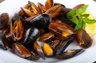 Lezzetli haşlanmış midye