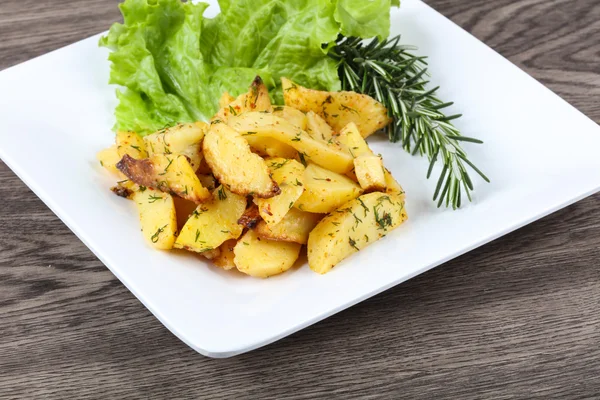 Patata al horno con eneldo —  Fotos de Stock