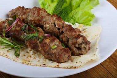 Izgara kuzu kebabı