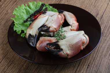 Yengeç pençeleri incelik etli