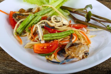 Tay baharat Yengeç Salatası