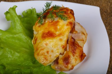 Peynir pişmiş tavuk göğsü