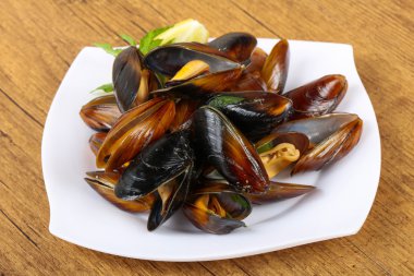 Lezzetli haşlanmış midye