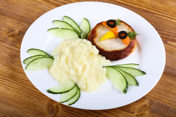 Escalope de style enfant avec pomme de terre en purée — Photo