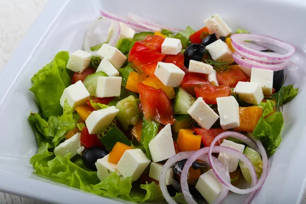 Traditioneller griechischer Salat — Stockfoto