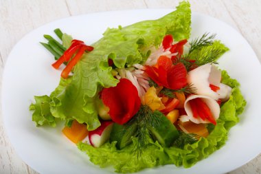 Taze yeşil Vegan salata