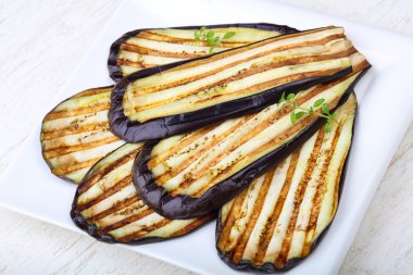 Etkili ızgara patlıcan