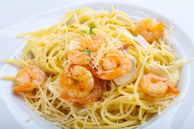 Karides ile lezzetli makarna