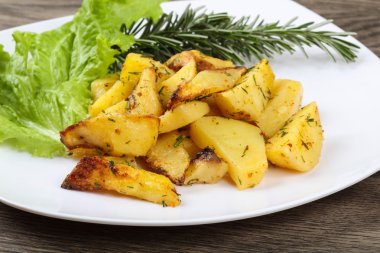 Dereotu ile fırında patates