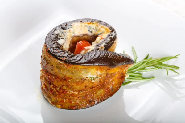 Lezzetli doldurulmuş patlıcan