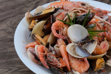 Kokteyl lezzetli deniz ürünleri