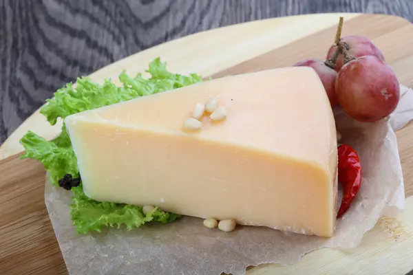 Delicioso queijo parmesão — Fotografia de Stock