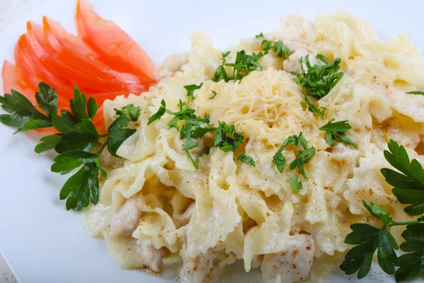 Pasta-Farfalle met kip — Stockfoto