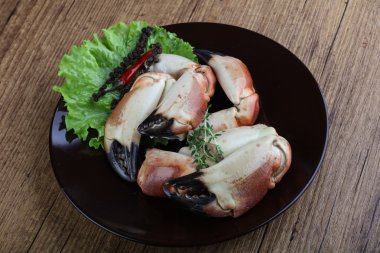 Yengeç pençeleri incelik etli