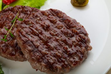 Izgara burger pirzola