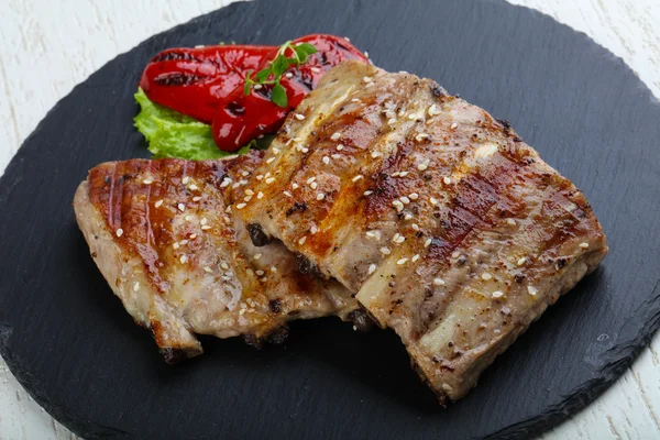 Côtes de porc grillées — Photo