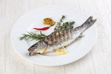 ızgara levrek balığı