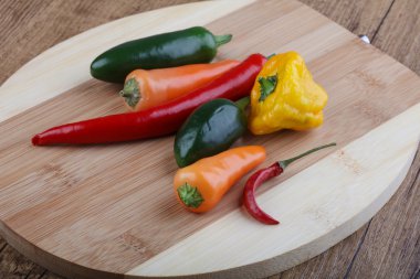 Taze olgun biber karışımı