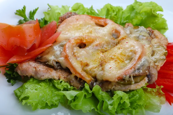 Poulet aux champignons et fromage — Photo