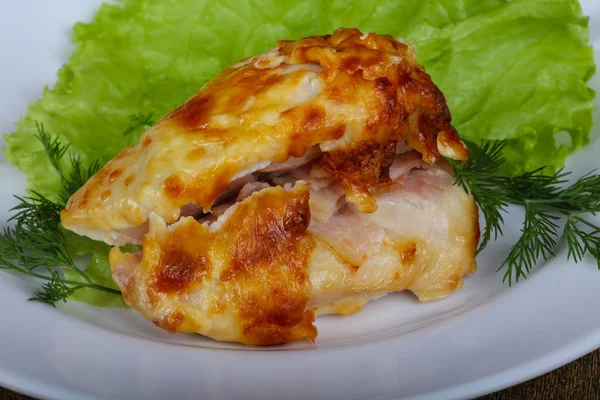 Pechuga de pollo al horno con queso — Foto de Stock