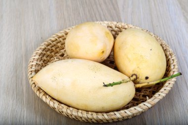 Sarı olgun Mango