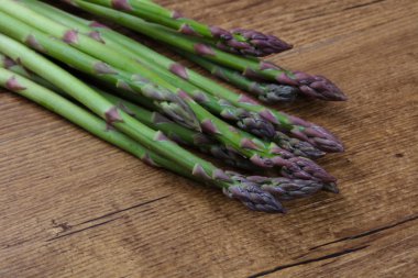 Ham taze olgun kuşkonmaz