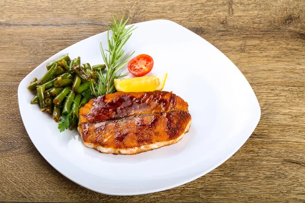 Heerlijke gegrilde zalm — Stockfoto