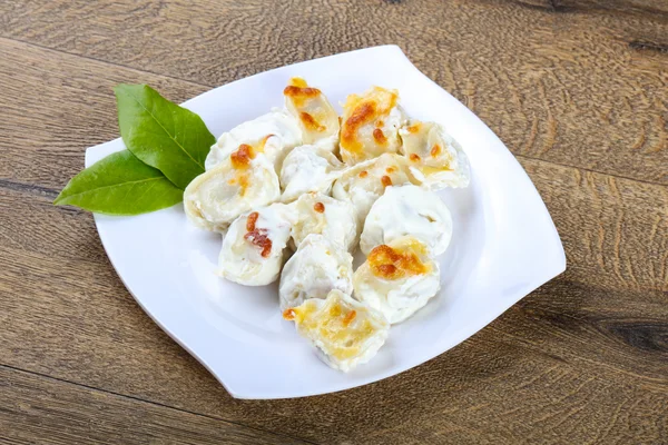 Fried Russian dumplings — Stock Photo, Image