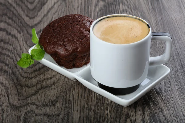 Café com muffin fresco — Fotografia de Stock