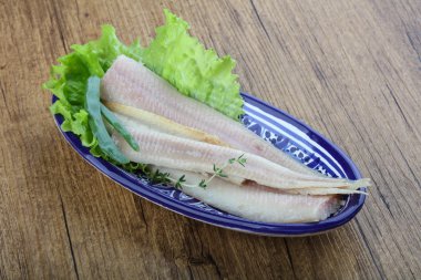 Füme yılan balığı fileto